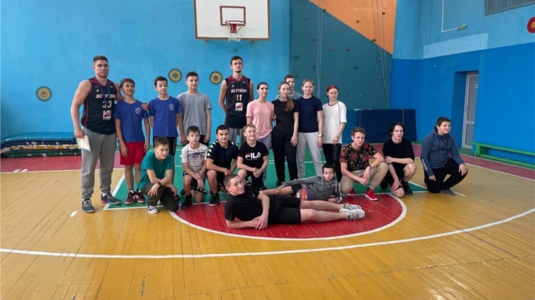 "Чебоксарские Ястребы" провели мастер класс по баскетболу в Новочебоксарском кадетском лицее